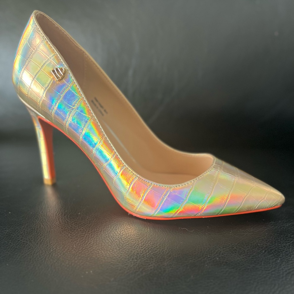 New gold CELYN ROZE pumps